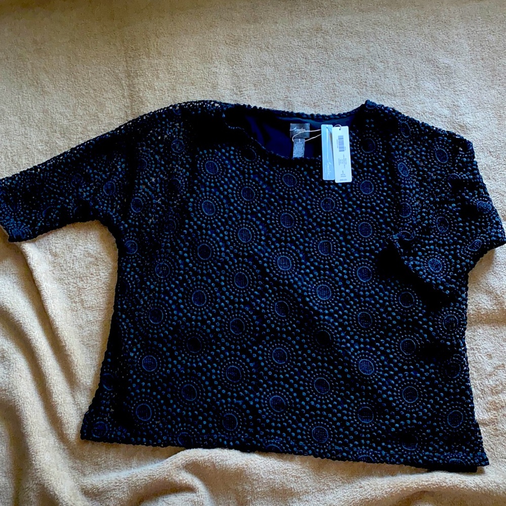 ⚫️Travelers by Chico’s lace overlay short sleeve